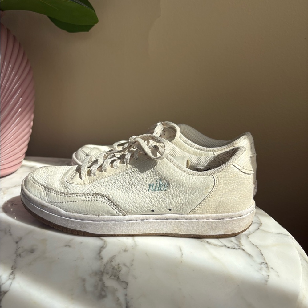 Nike Court Vintage Premium Ivory Size 8 Women's